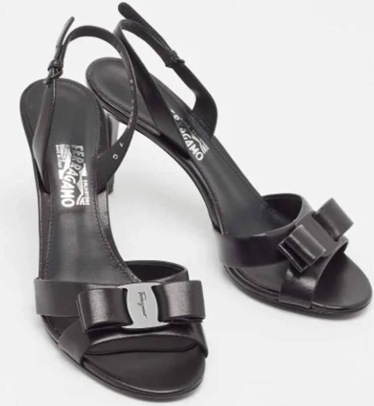 Salvatore Ferragamo Pre-owned Leather sandals Black Dames