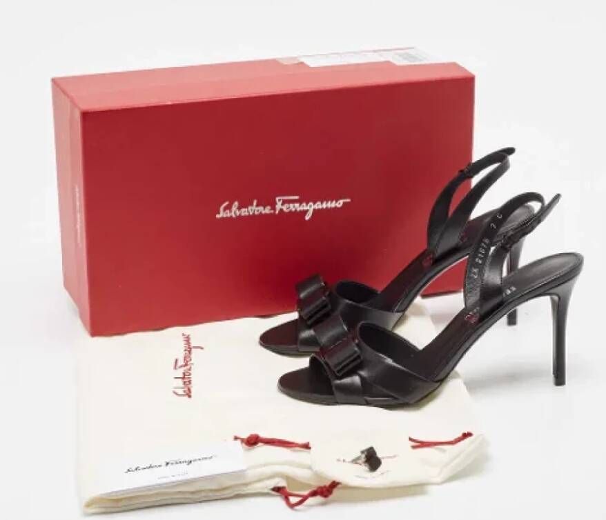 Salvatore Ferragamo Pre-owned Leather sandals Black Dames