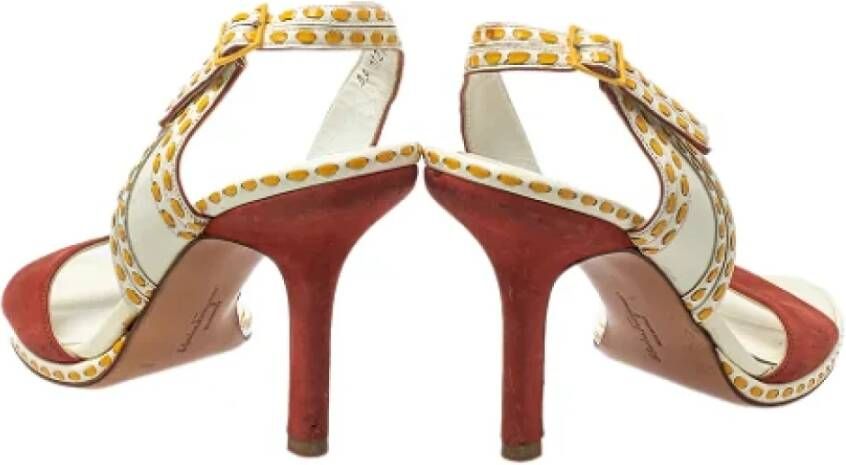 Salvatore Ferragamo Pre-owned Leather sandals Orange Dames