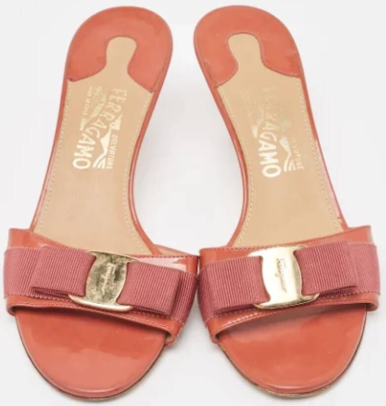 Salvatore Ferragamo Pre-owned Leather sandals Orange Dames