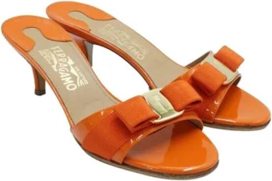 Salvatore Ferragamo Pre-owned Leather sandals Orange Dames