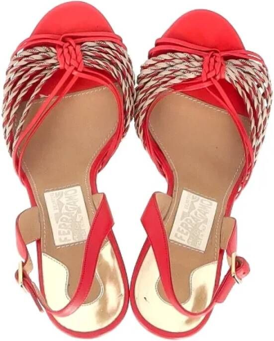 Salvatore Ferragamo Pre-owned Leather sandals Red Dames