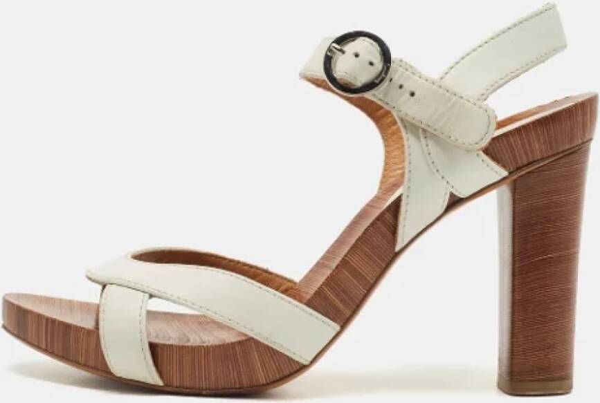 Salvatore Ferragamo Pre-owned Leather sandals White Dames