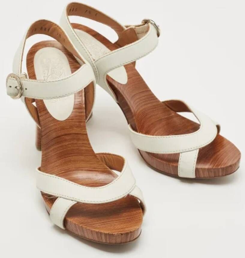 Salvatore Ferragamo Pre-owned Leather sandals White Dames