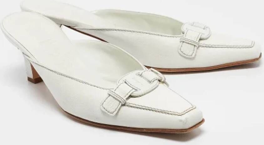 Salvatore Ferragamo Pre-owned Leather sandals White Dames