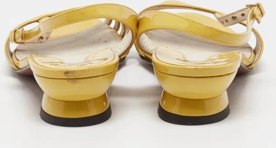 Salvatore Ferragamo Pre-owned Leather sandals Yellow Dames