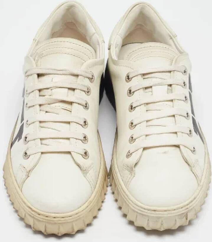 Salvatore Ferragamo Pre-owned Leather sneakers White Dames