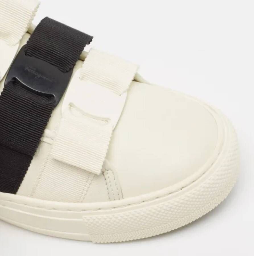 Salvatore Ferragamo Pre-owned Leather sneakers White Dames