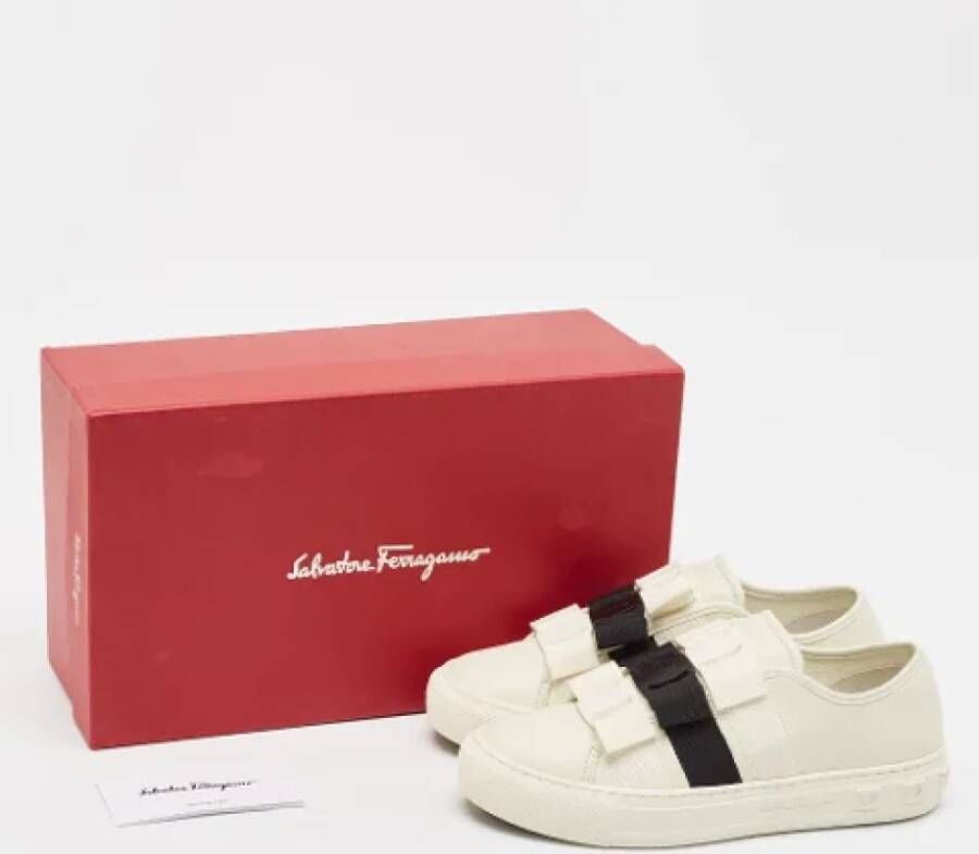 Salvatore Ferragamo Pre-owned Leather sneakers White Dames