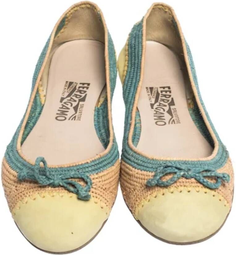 Salvatore Ferragamo Pre-owned Raffia flats Beige Dames