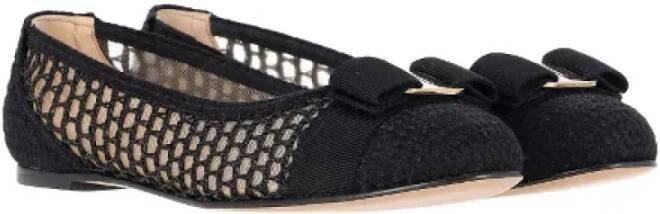 Salvatore Ferragamo Pre-owned Raffia flats Black Dames