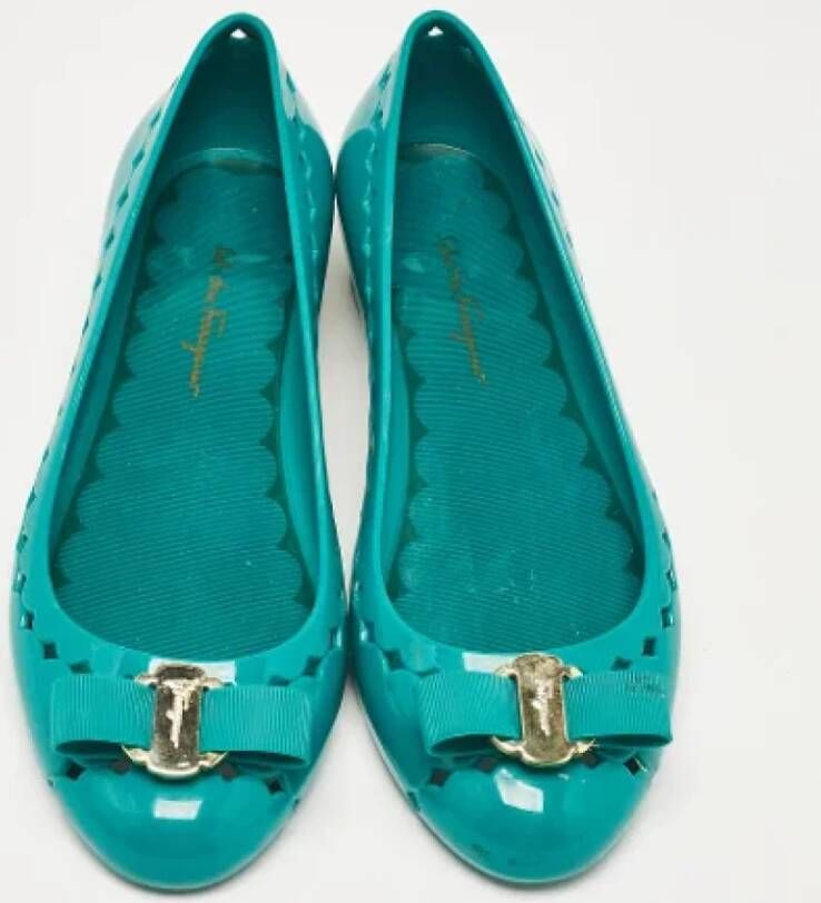 Salvatore Ferragamo Pre-owned Rubber flats Green Dames