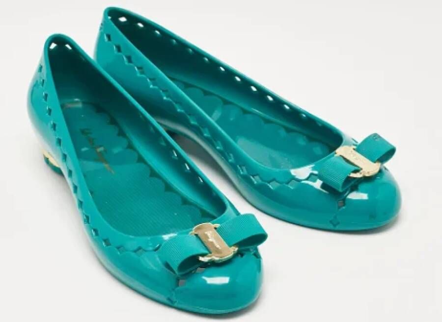 Salvatore Ferragamo Pre-owned Rubber flats Green Dames