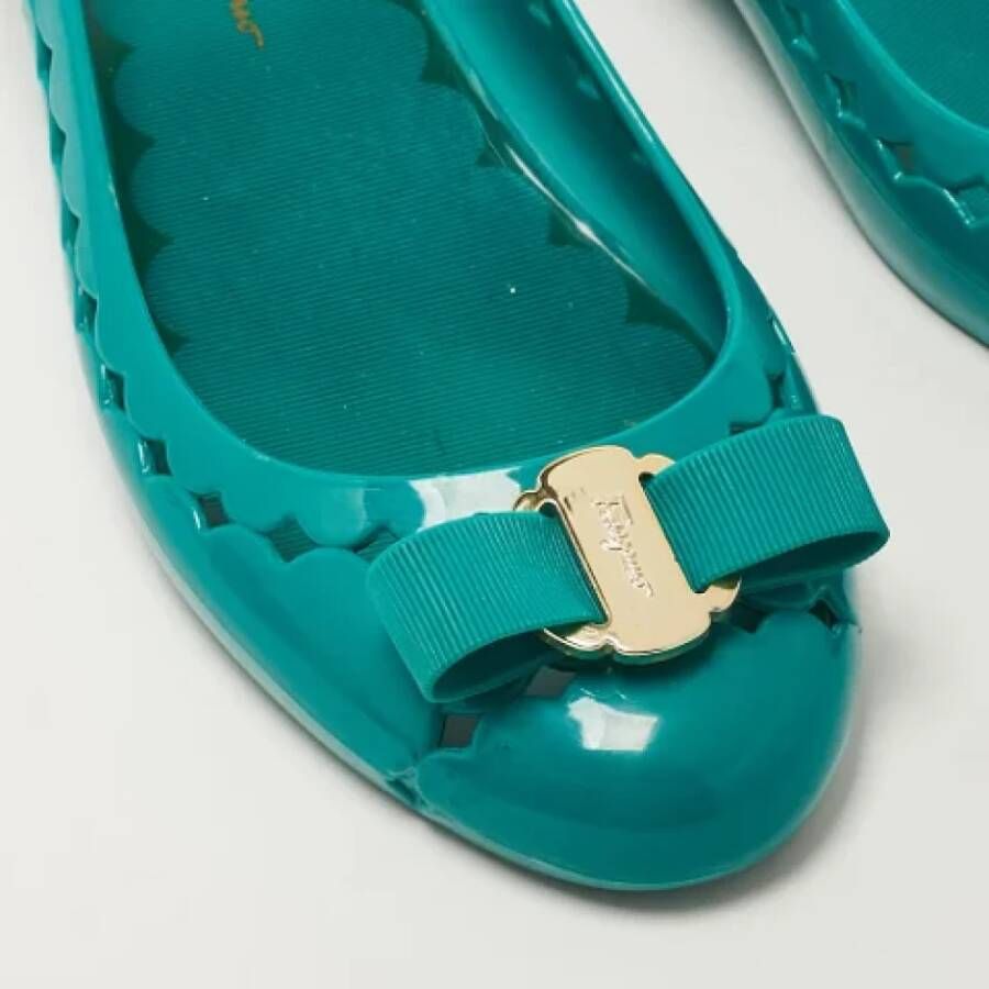 Salvatore Ferragamo Pre-owned Rubber flats Green Dames