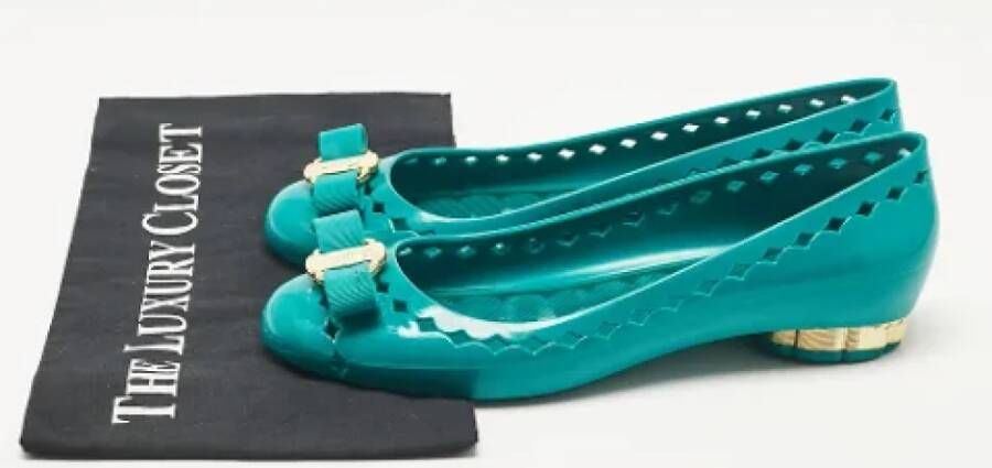 Salvatore Ferragamo Pre-owned Rubber flats Green Dames