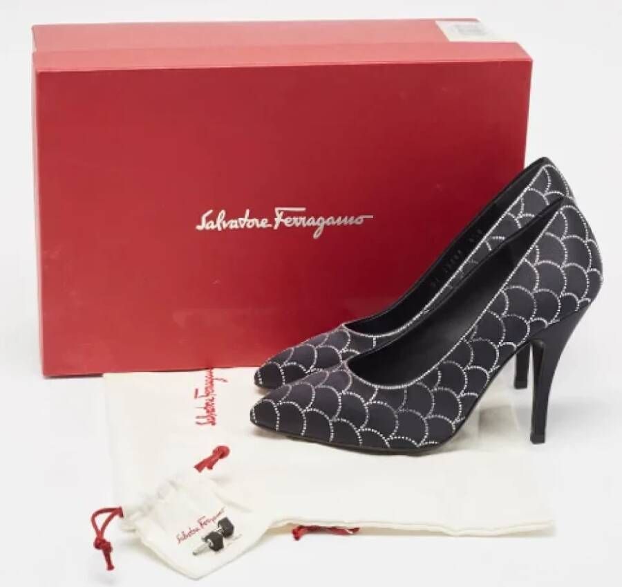 Salvatore Ferragamo Pre-owned Satin heels Black Dames