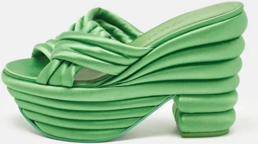 Salvatore Ferragamo Pre-owned Satin sandals Green Dames