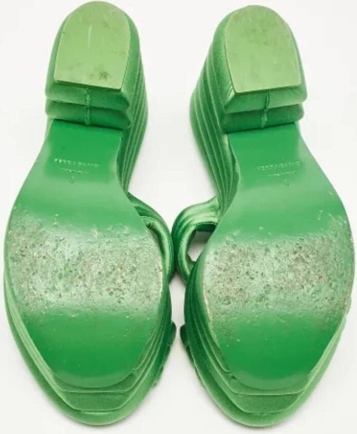 Salvatore Ferragamo Pre-owned Satin sandals Green Dames