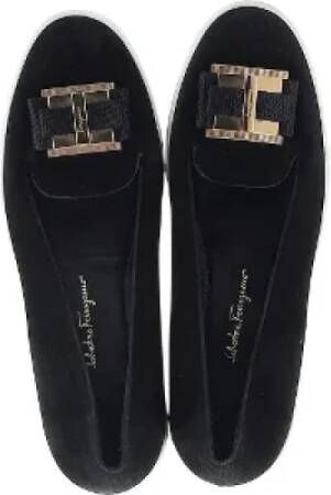 Salvatore Ferragamo Pre-owned Suede flats Black Dames