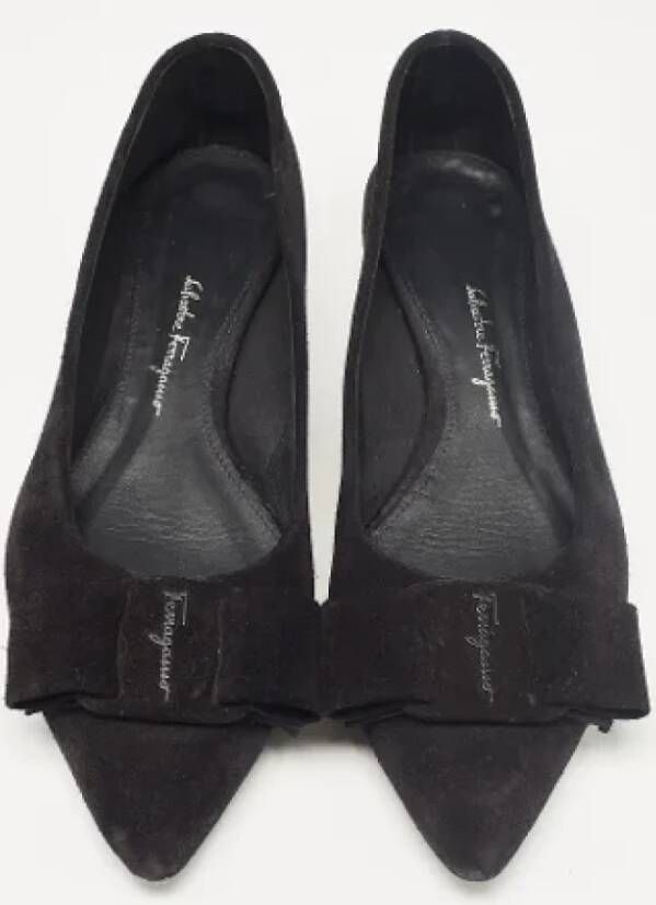 Salvatore Ferragamo Pre-owned Suede flats Black Dames