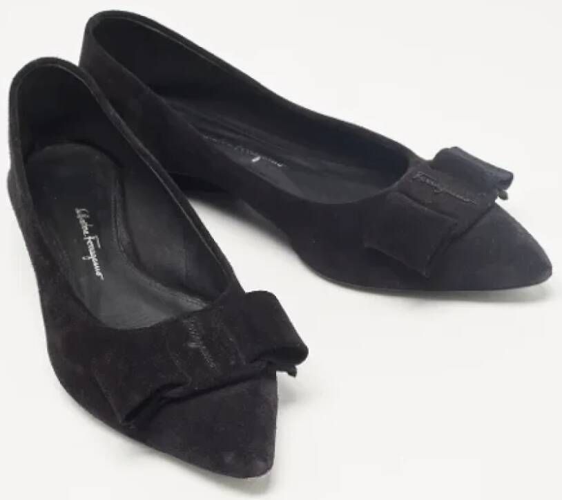 Salvatore Ferragamo Pre-owned Suede flats Black Dames