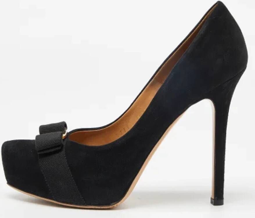 Salvatore Ferragamo Pre-owned Suede heels Black Dames