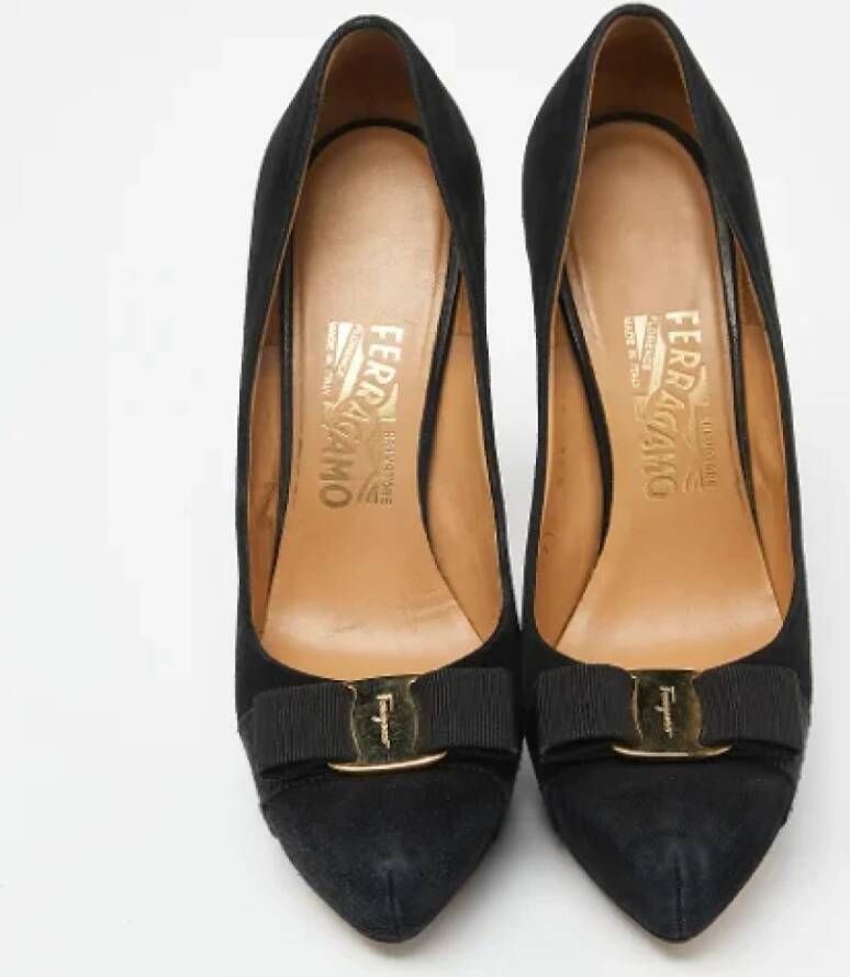 Salvatore Ferragamo Pre-owned Suede heels Black Dames