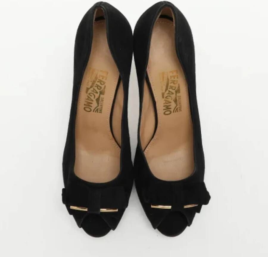 Salvatore Ferragamo Pre-owned Suede heels Black Dames