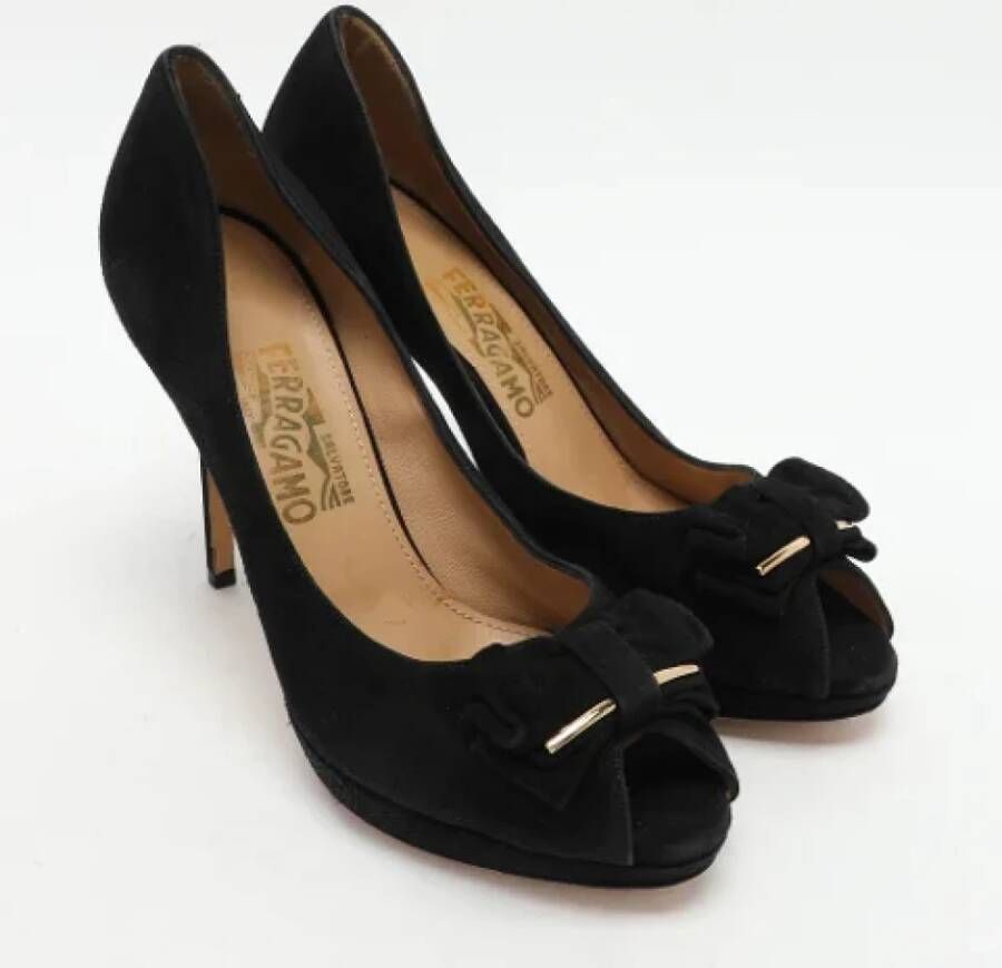 Salvatore Ferragamo Pre-owned Suede heels Black Dames