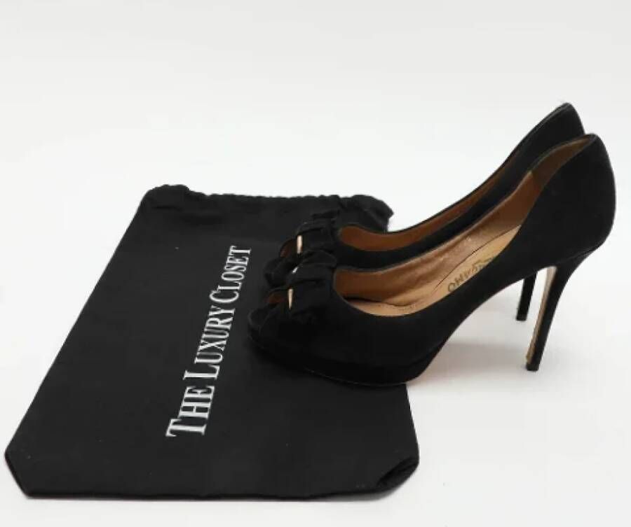 Salvatore Ferragamo Pre-owned Suede heels Black Dames