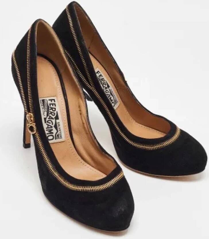 Salvatore Ferragamo Pre-owned Suede heels Black Dames