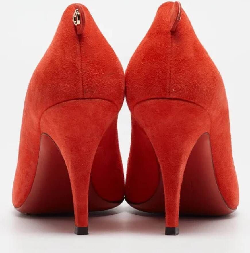 Salvatore Ferragamo Pre-owned Suede heels Orange Dames