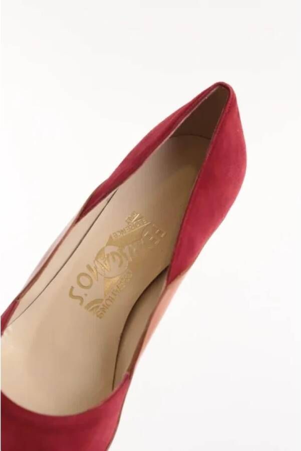 Salvatore Ferragamo Pre-owned Suede heels Red Dames