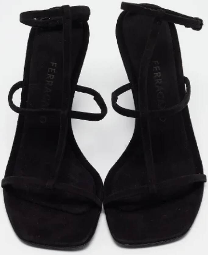 Salvatore Ferragamo Pre-owned Suede sandals Black Dames