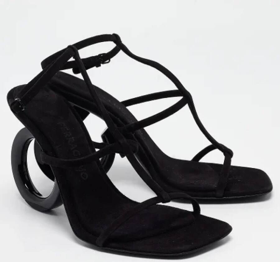 Salvatore Ferragamo Pre-owned Suede sandals Black Dames