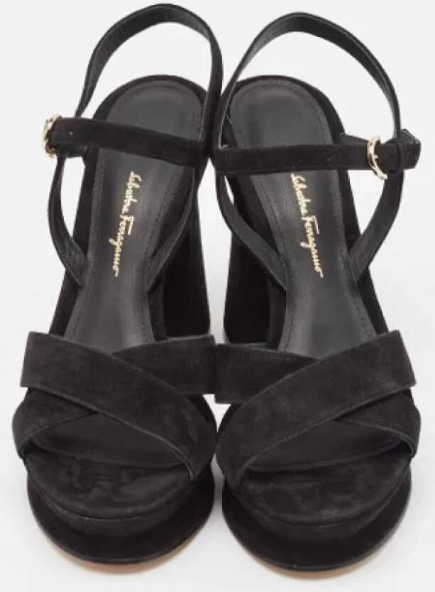 Salvatore Ferragamo Pre-owned Suede sandals Black Dames