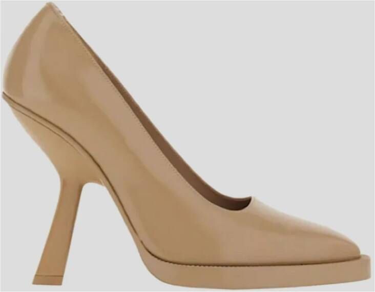 Salvatore Ferragamo Elegante Hoge Hakken voor Vrouwen Beige Dames