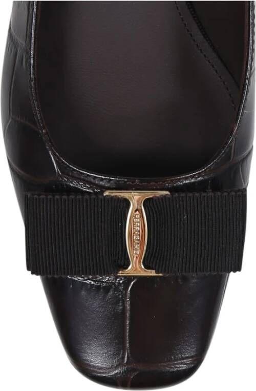 Salvatore Ferragamo Rivada C Sling Pump in Bruin Brown Dames