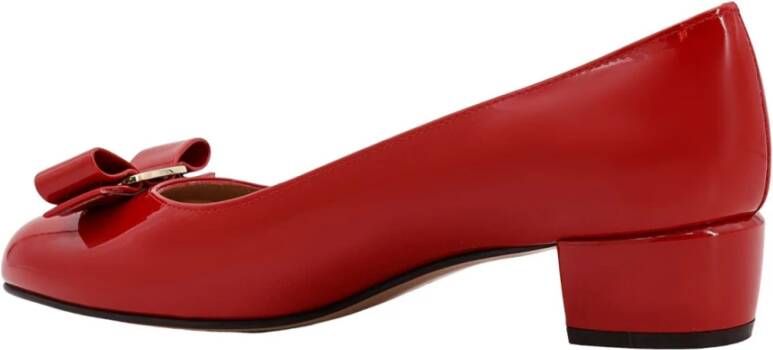 Salvatore Ferragamo Rode Pumps met Iconische Vara Strik Red Dames