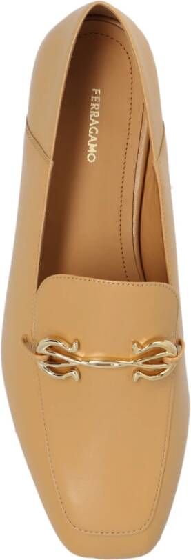 Salvatore Ferragamo Schoenen 'Louis' types 'loafers' Beige Dames