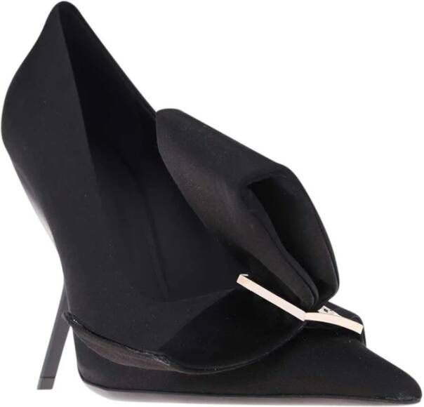 Salvatore Ferragamo Strik Puntige Neus Pumps Gebeeldhouwde Hak Black Dames