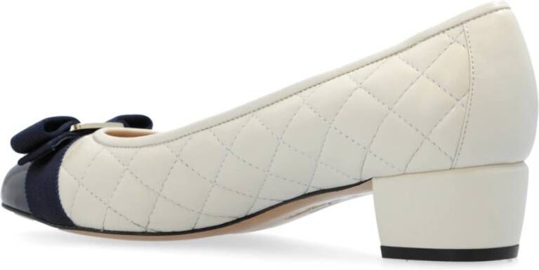 Salvatore Ferragamo Vara Hakken Schoenen White Dames