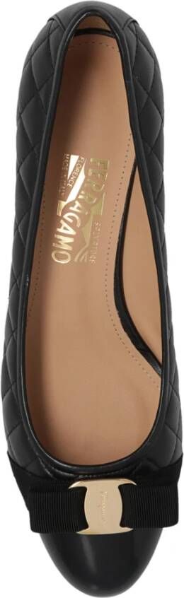 Salvatore Ferragamo Vara pompen Black Dames