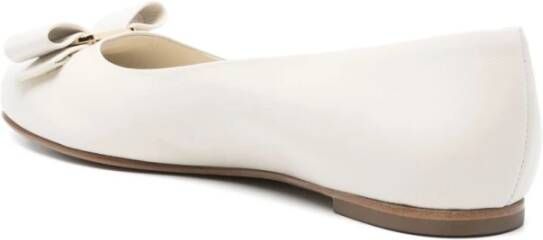 Salvatore Ferragamo Witte Ballerina Schoenen Elegante Stijl White Dames