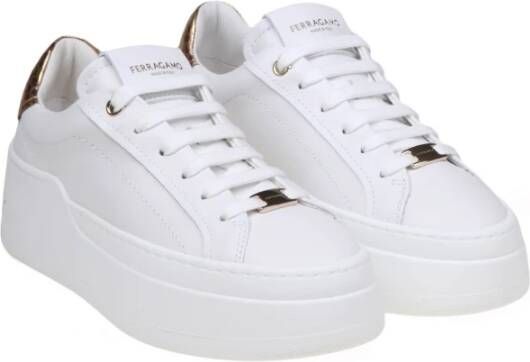 Salvatore Ferragamo Witte Leren Sneakers met Aangepaste Gesp White Dames