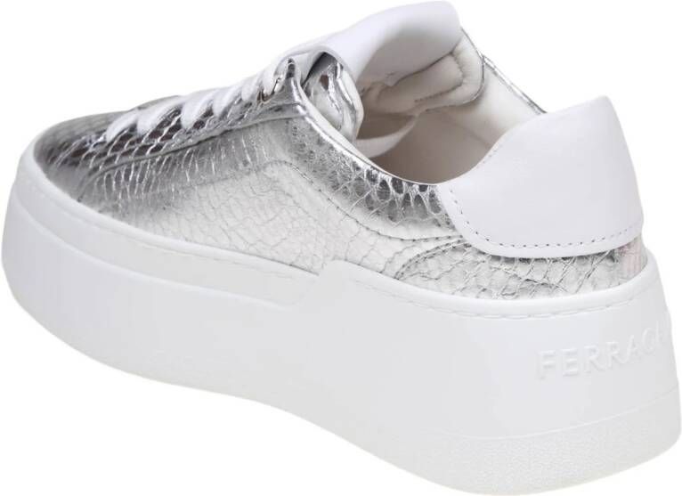 Salvatore Ferragamo Zilveren Leren Dahlia Sneakers Gray Dames