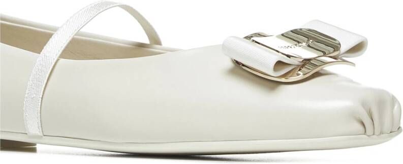 Salvatore Ferragamo Zina Ivory Ballet Flats Beige Dames