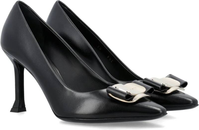 Salvatore Ferragamo Zwarte Gesloten Teen Pumps Schoenen Black Dames