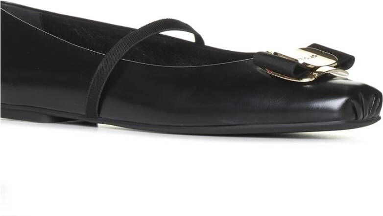 Salvatore Ferragamo Zwarte Lamsvacht Vara Boog Platte Schoenen Black Dames