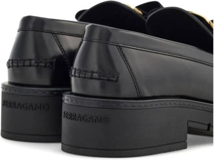 Salvatore Ferragamo Zwarte Leren Boogdetail Instap Schoenen Black Dames